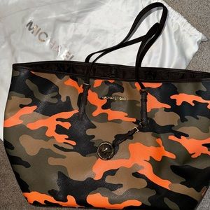 Micheal Kors CAMO tote purse LE
